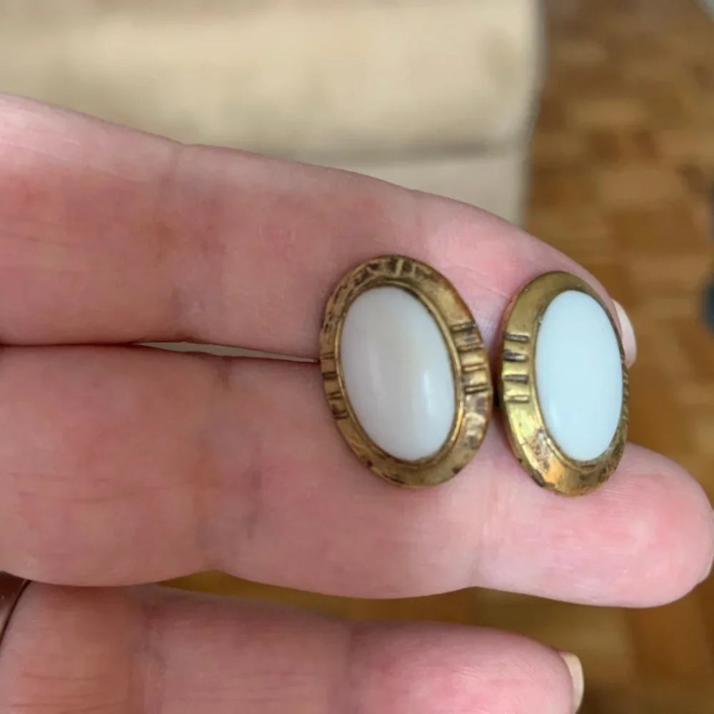 Vintage 1950 Men Cufflinks Gold Tone & White Agate